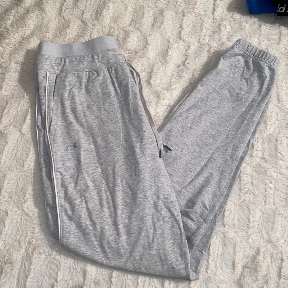 Super comfy under armor sweats